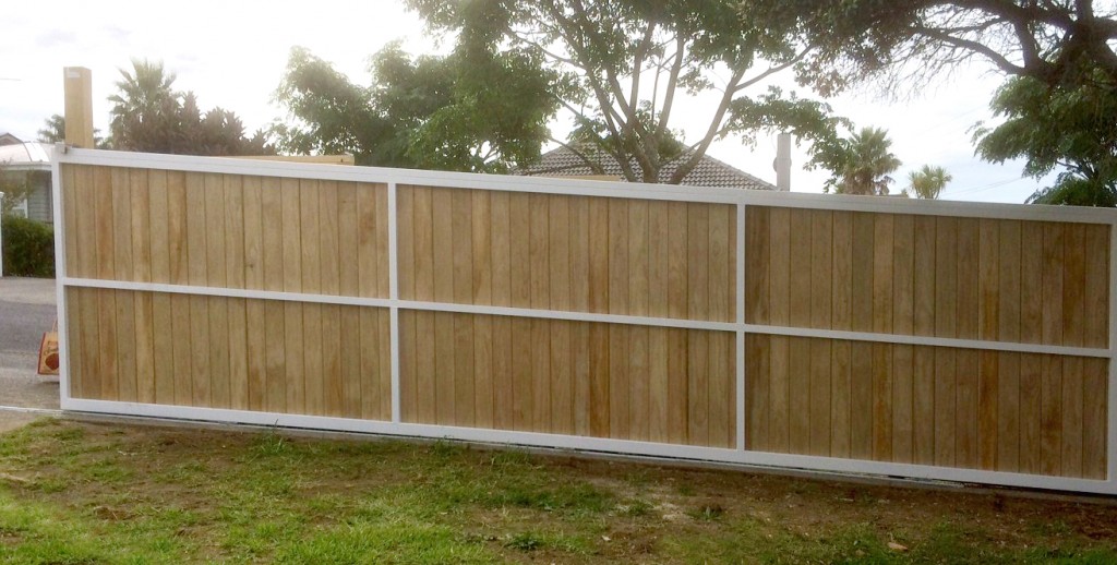 Sliding gate on slope Auckland Fences